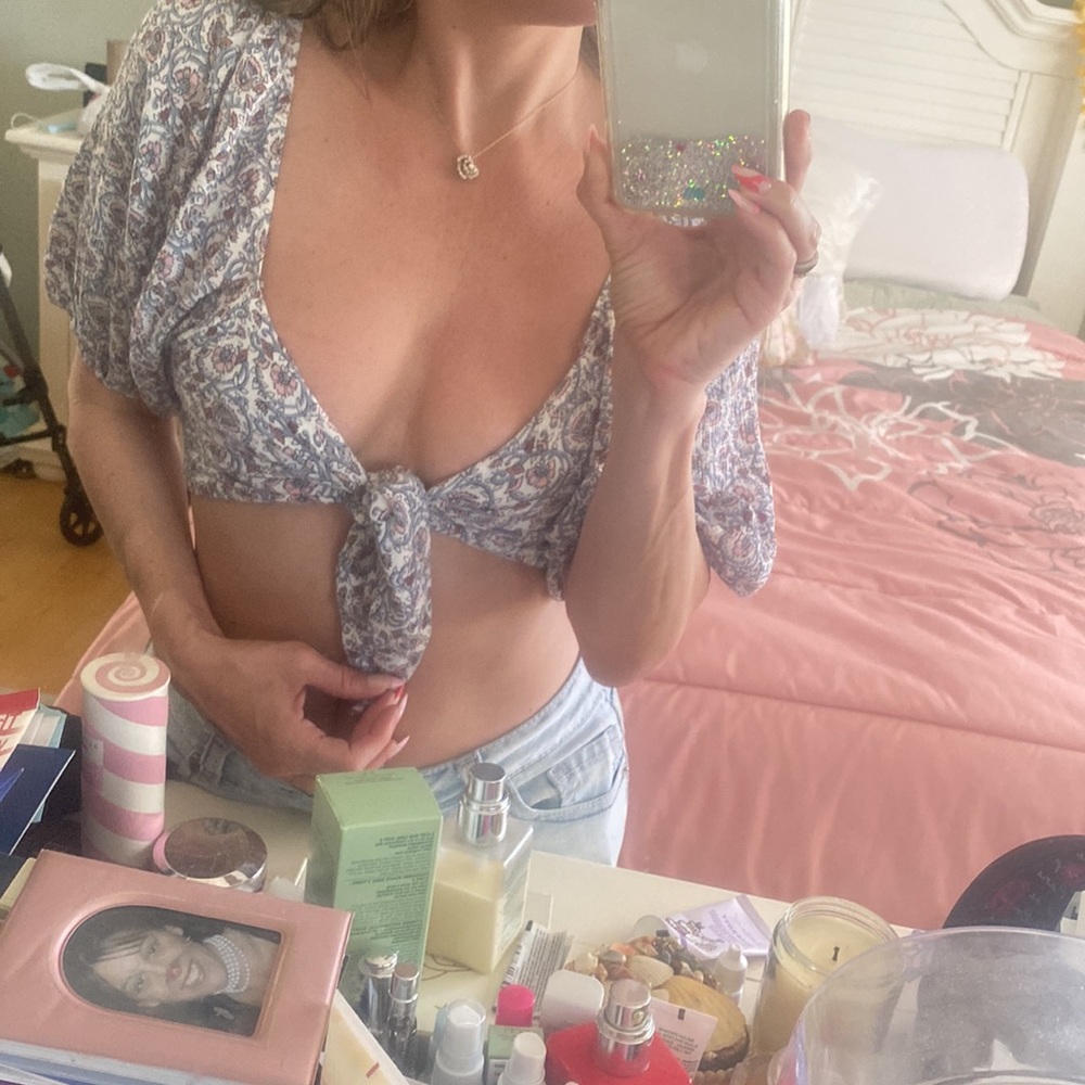 Tie crop top